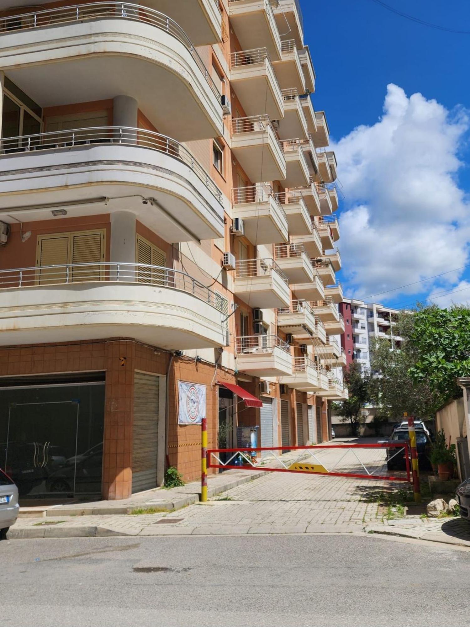 Erin Apartments Vlore Bagian luar foto